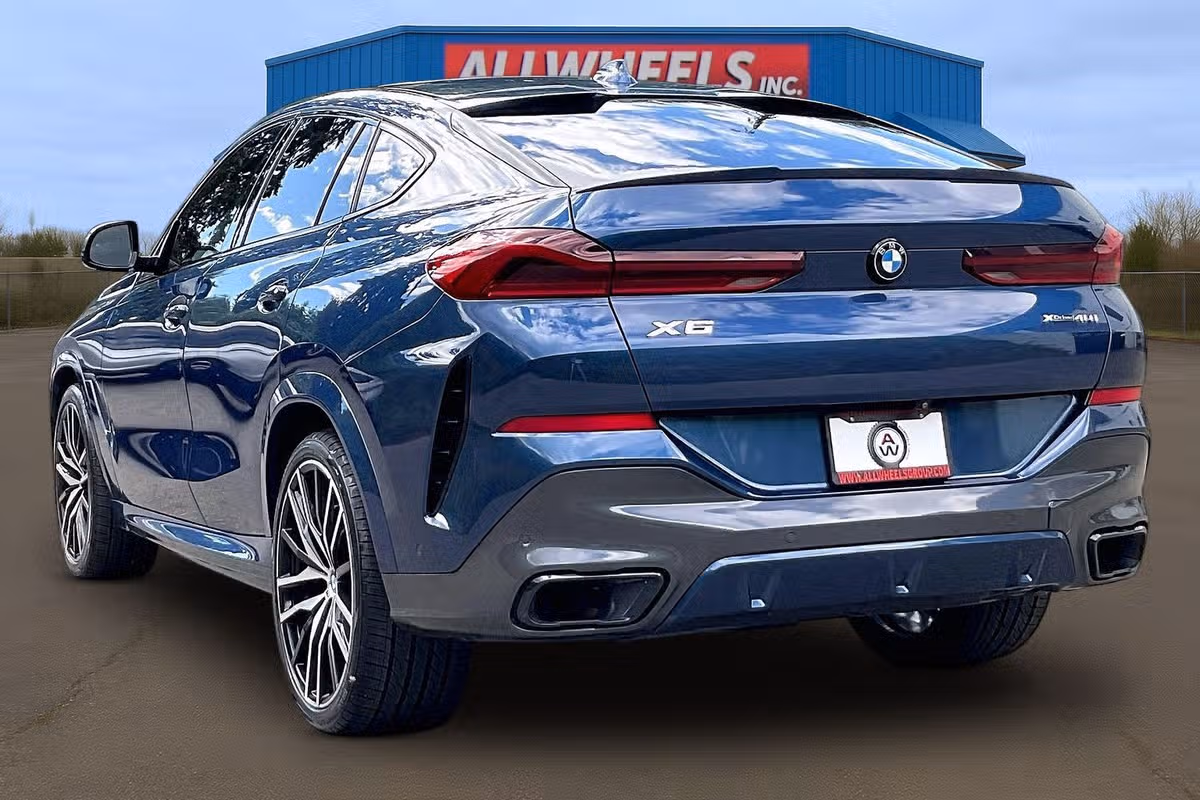 2021 BMW X6 xDrive40i Image 2