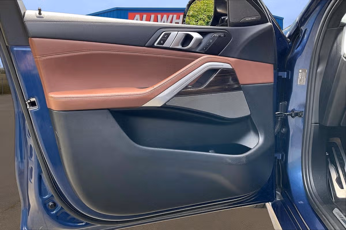 2021 BMW X6 xDrive40i Image 21