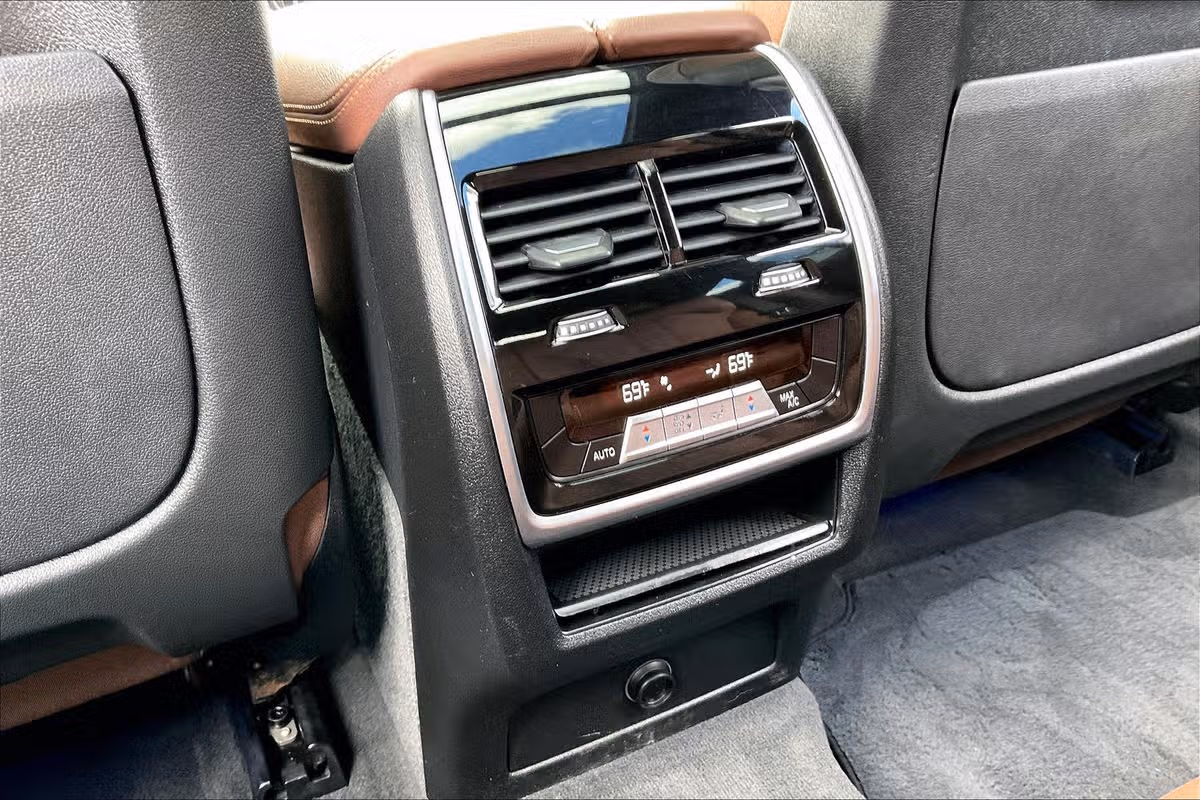 2021 BMW X6 xDrive40i Image 31