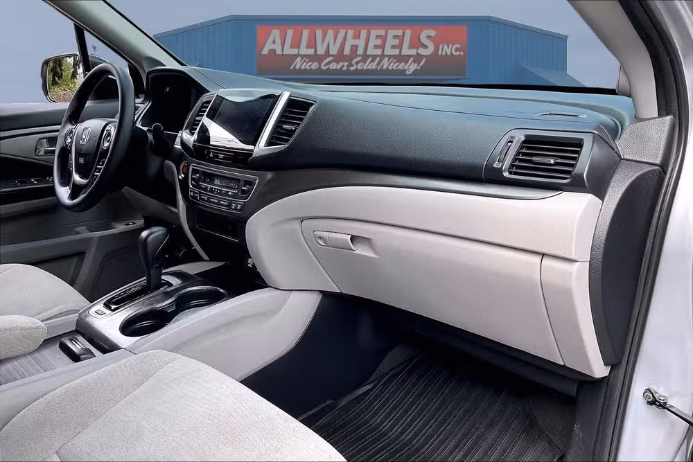 2017 Honda Pilot EX Image 16