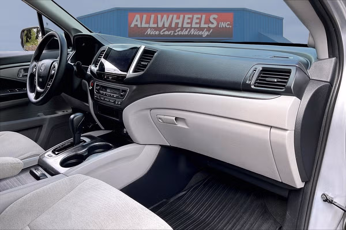 2017 Honda Pilot EX Image 16