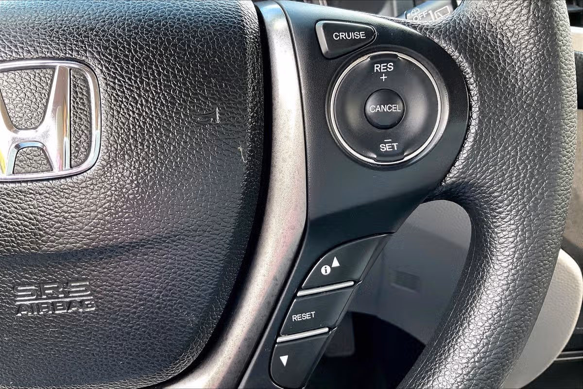 2017 Honda Pilot EX Image 18