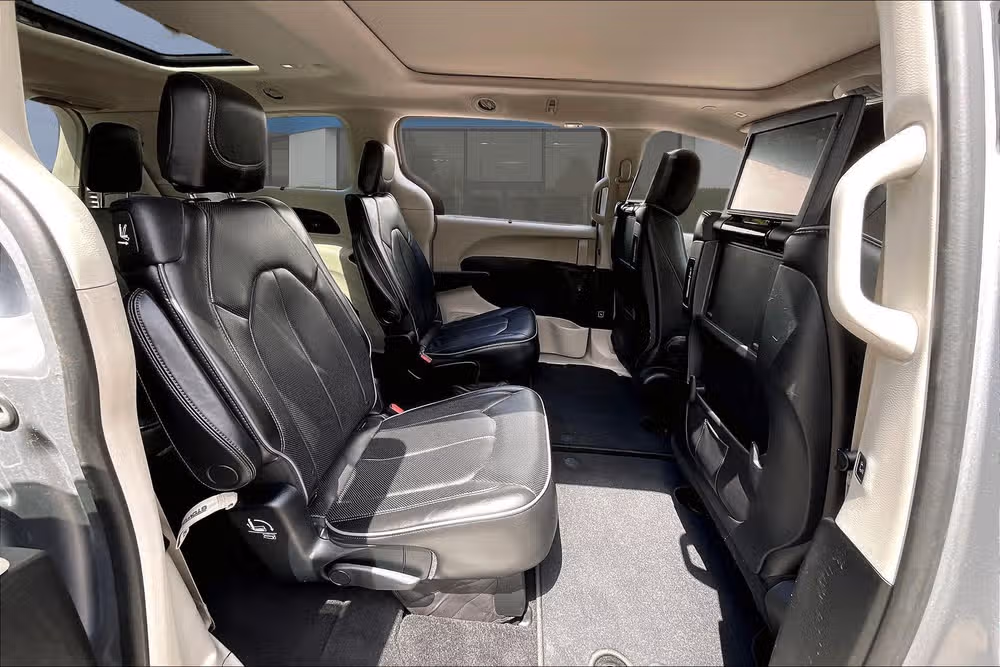 2018 Chrysler Pacifica Limited Passenger Image 25