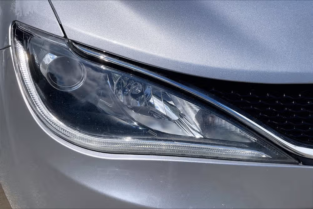 2018 Chrysler Pacifica Limited Passenger Image 28