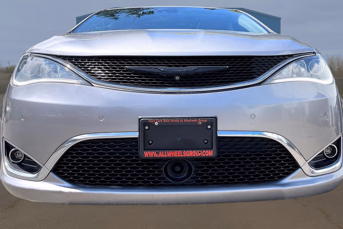 2018 Chrysler Pacifica Limited Passenger Image 27