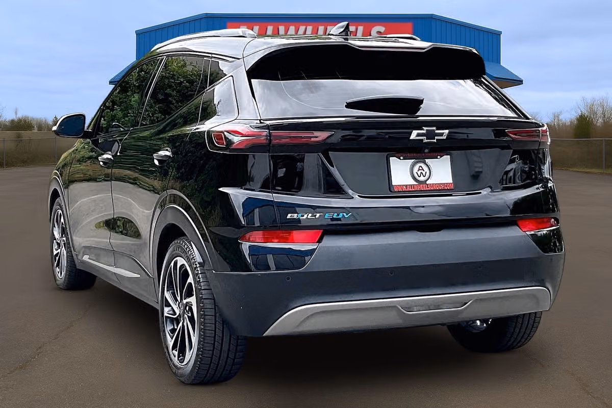 2023 Chevrolet Bolt EUV Premier Crossover Image 2