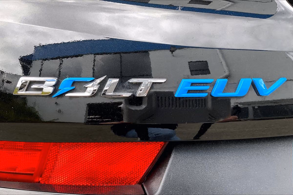 2023 Chevrolet Bolt EUV Premier Crossover Image 8