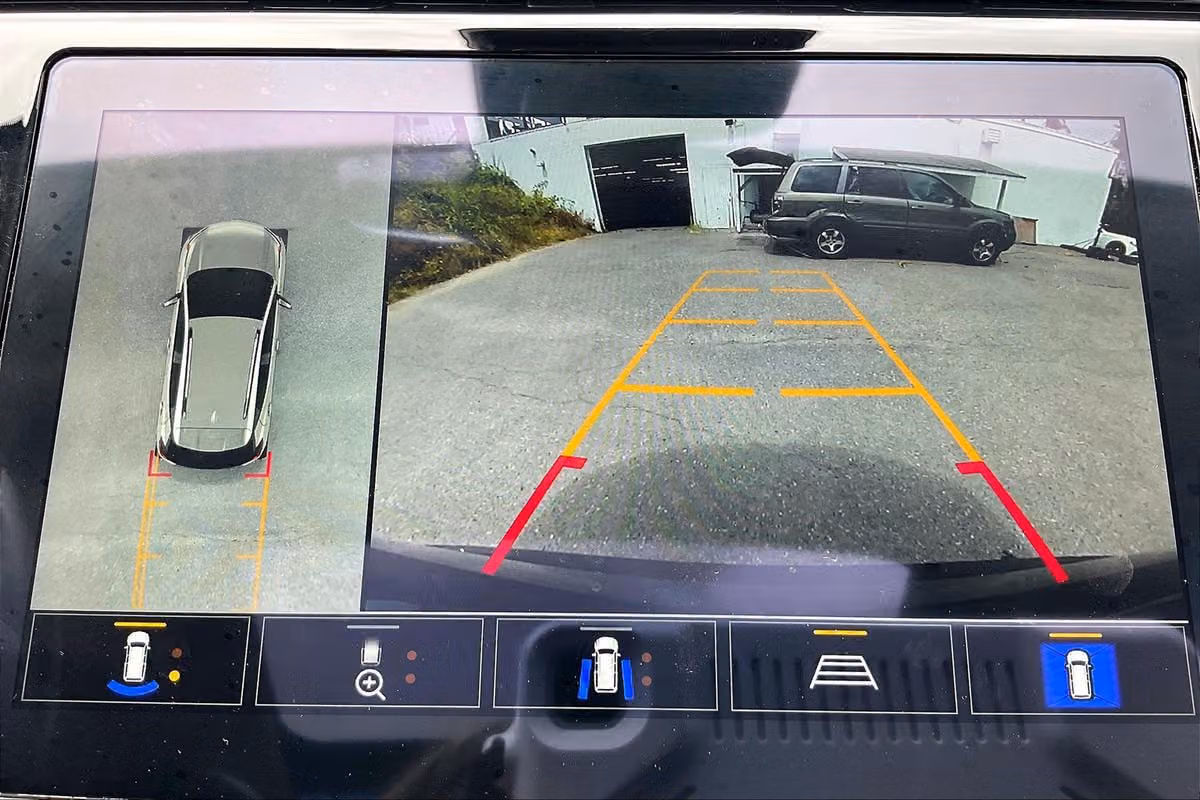 2023 Chevrolet Bolt EUV Premier Crossover Image 20