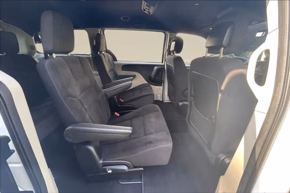 2017 Dodge Grand Caravan SE Plus Passenger Image 27