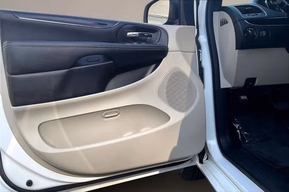 2017 Dodge Grand Caravan SE Plus Passenger Image 23