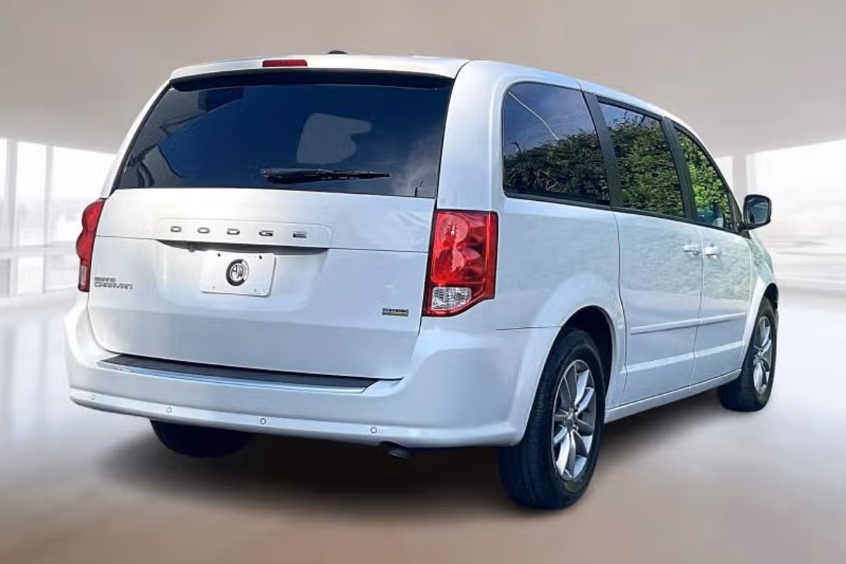 2017 Dodge Grand Caravan SE Plus Passenger Image 13