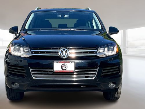 2014 Volkswagen Touareg V6 Sport SUV 4D Lower Image 1