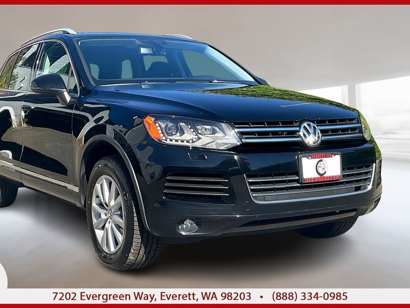2014 Volkswagen Touareg V6 Sport SUV 4D Upper Image 1