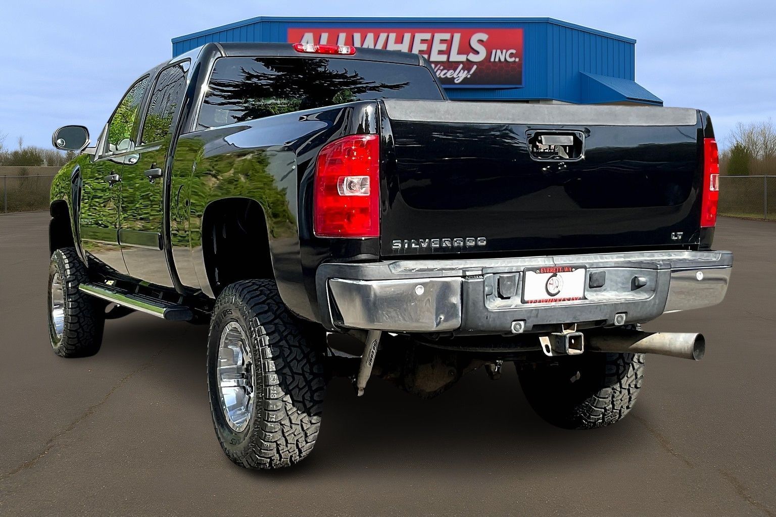 View vehicle photo 2
