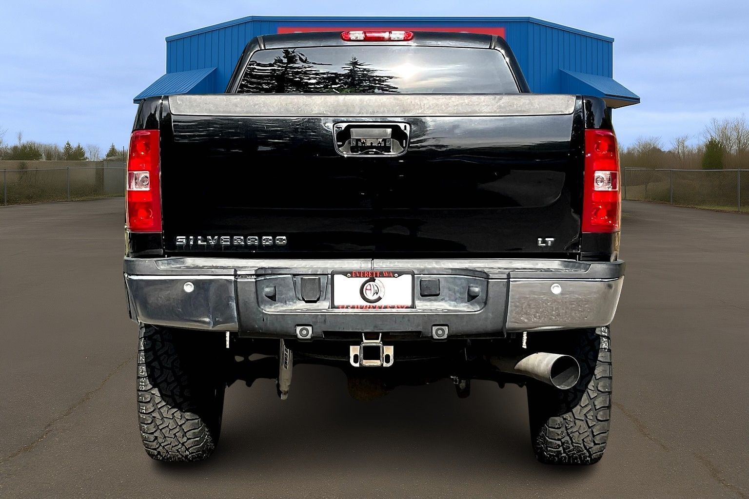 View vehicle photo 4