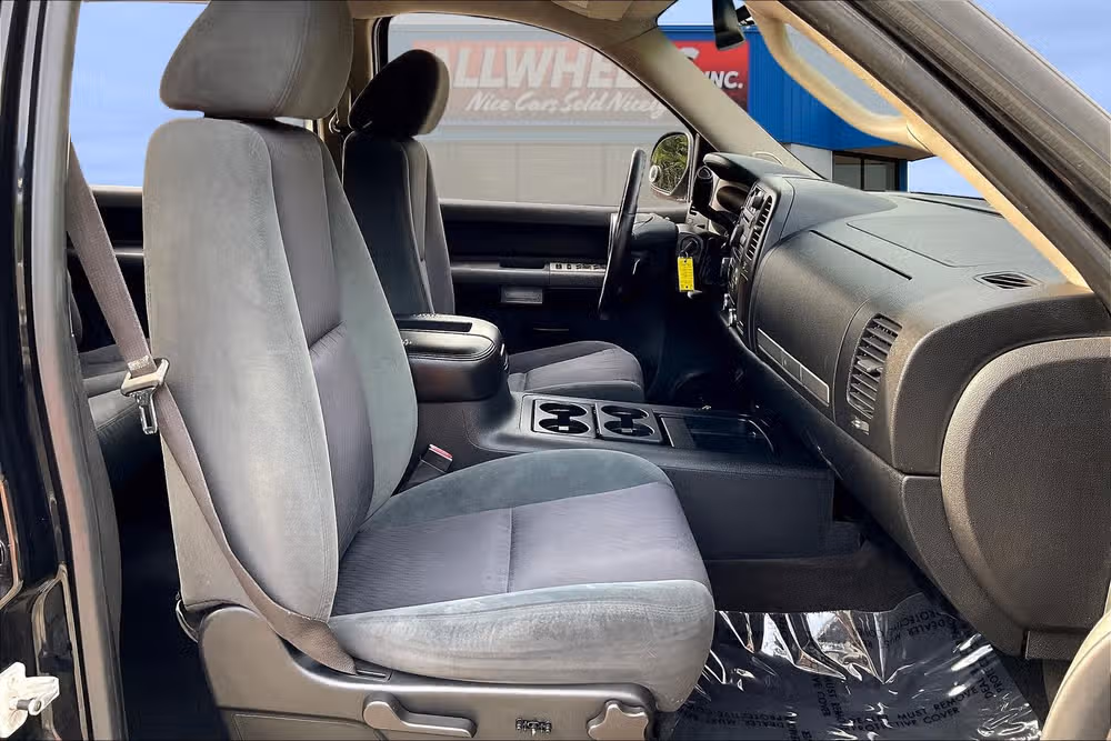 2007 Chevrolet Silverado 2500HD LT Pickup 4D 6 1/2 ft Image 7