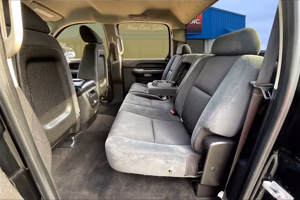 2007 Chevrolet Silverado 2500HD LT Pickup 4D 6 1/2 ft Image 23