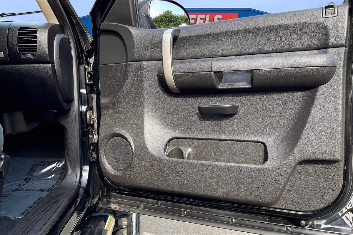 2007 Chevrolet Silverado 2500HD LT Pickup 4D 6 1/2 ft Image 21