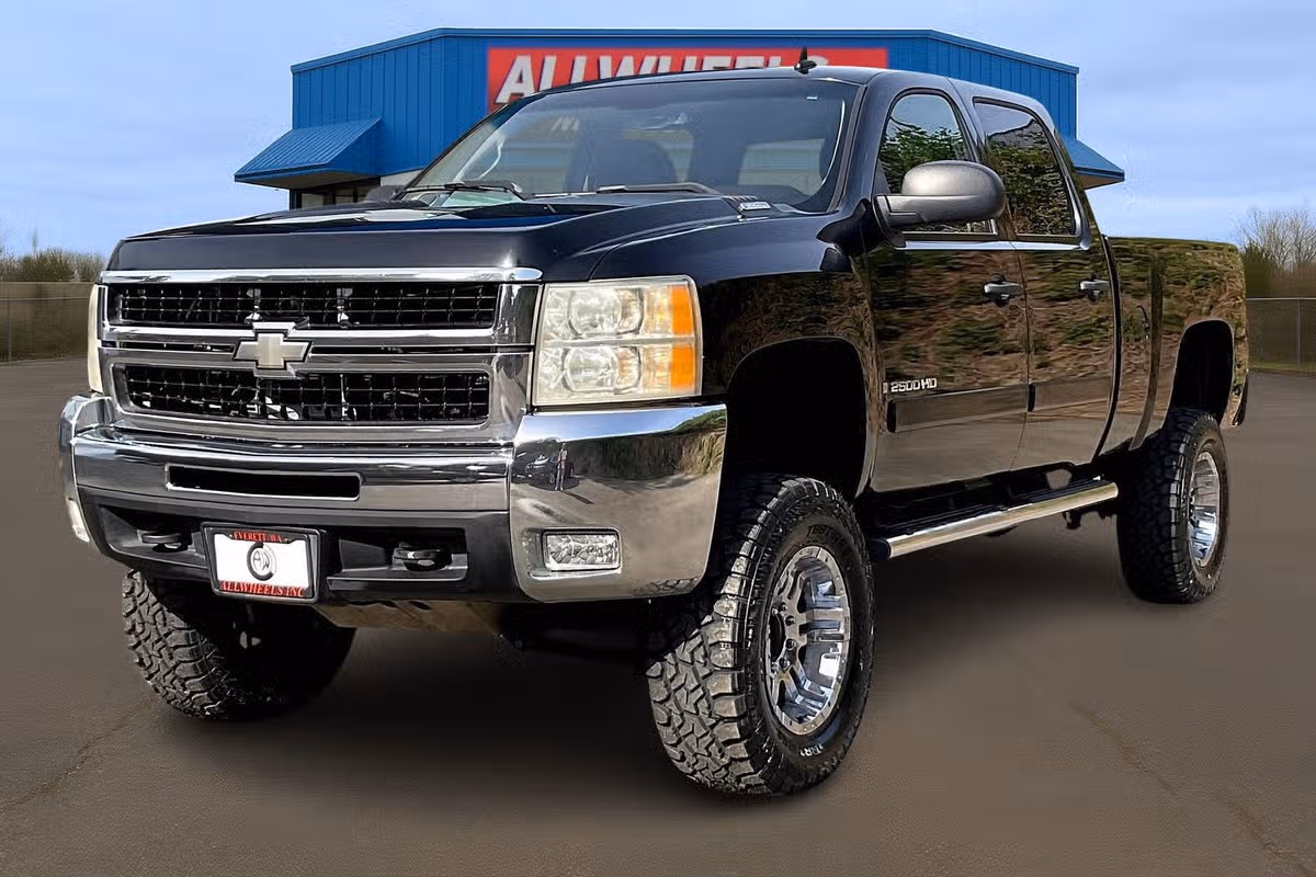 2007 Chevrolet Silverado 2500HD LT Pickup 4D 6 1/2 ft Image 10