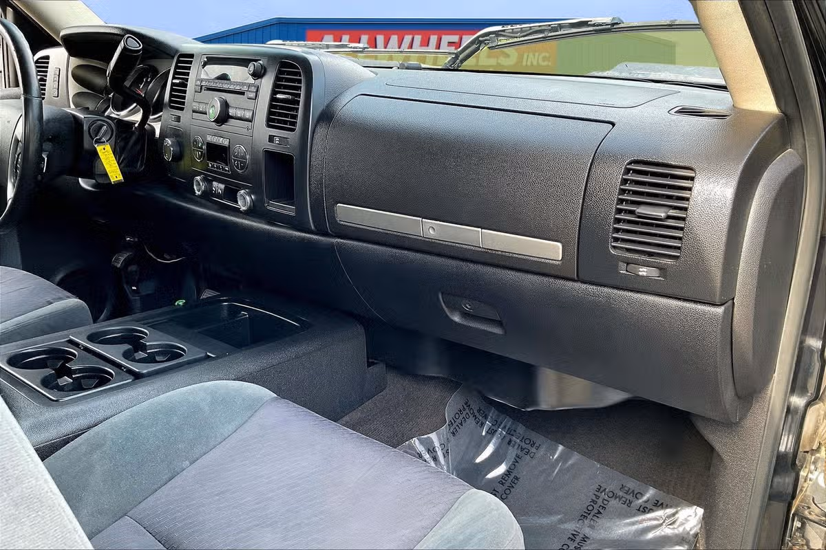2007 Chevrolet Silverado 2500HD LT Pickup 4D 6 1/2 ft Image 15