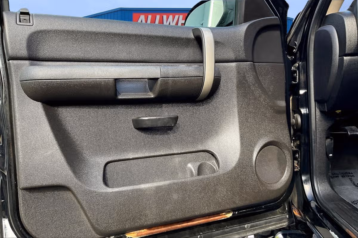 2007 Chevrolet Silverado 2500HD LT Pickup 4D 6 1/2 ft Image 20
