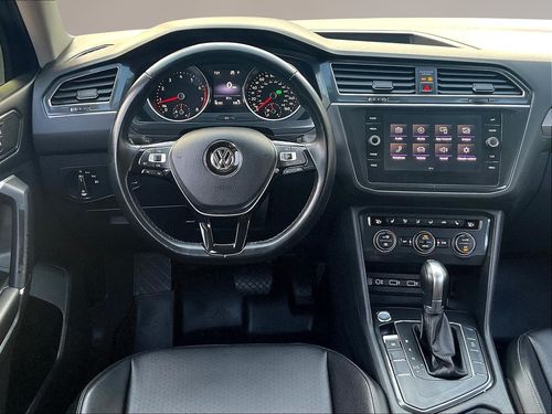 2018 Volkswagen Tiguan 2.0T SEL Lower Image 3