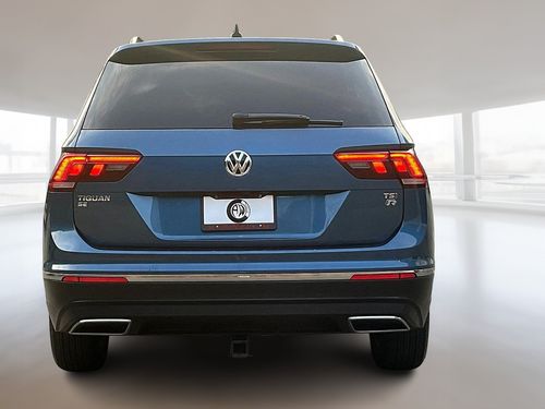 2018 Volkswagen Tiguan 2.0T SEL Lower Image 2
