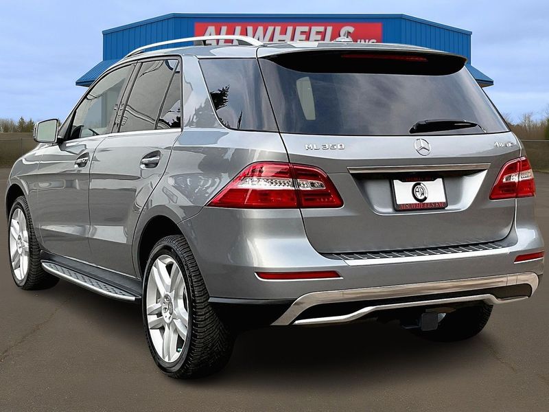2015 Mercedes-Benz M-Class ML 350 4MATIC Upper Image 2
