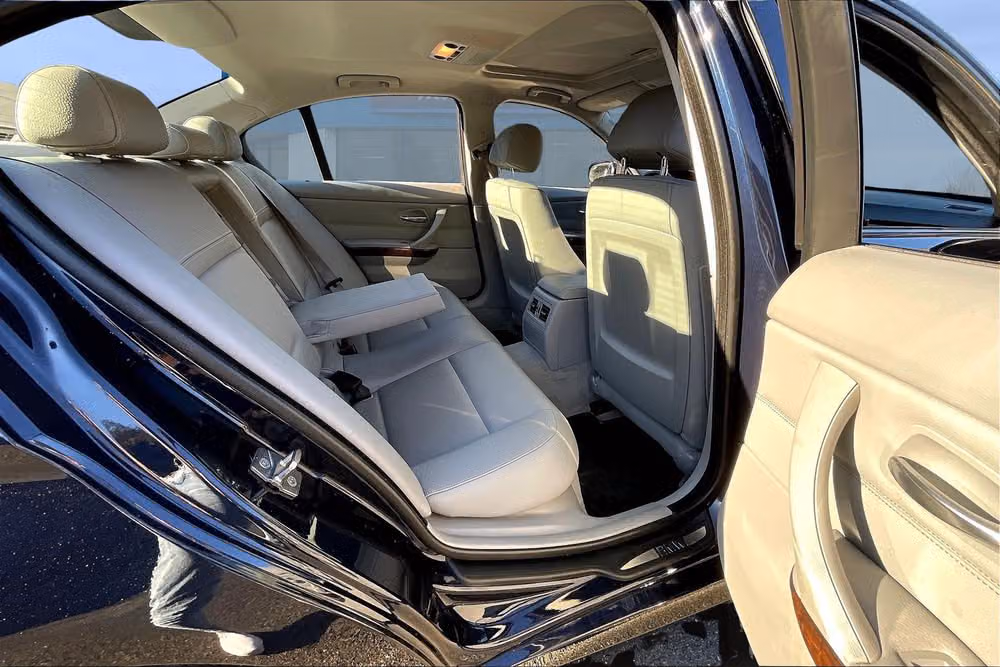 2010 BMW 3 Series 328i xDrive Image 25