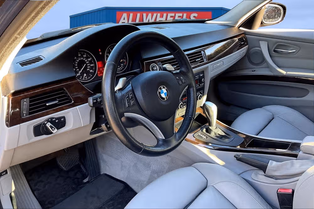 2010 BMW 3 Series 328i xDrive Image 13