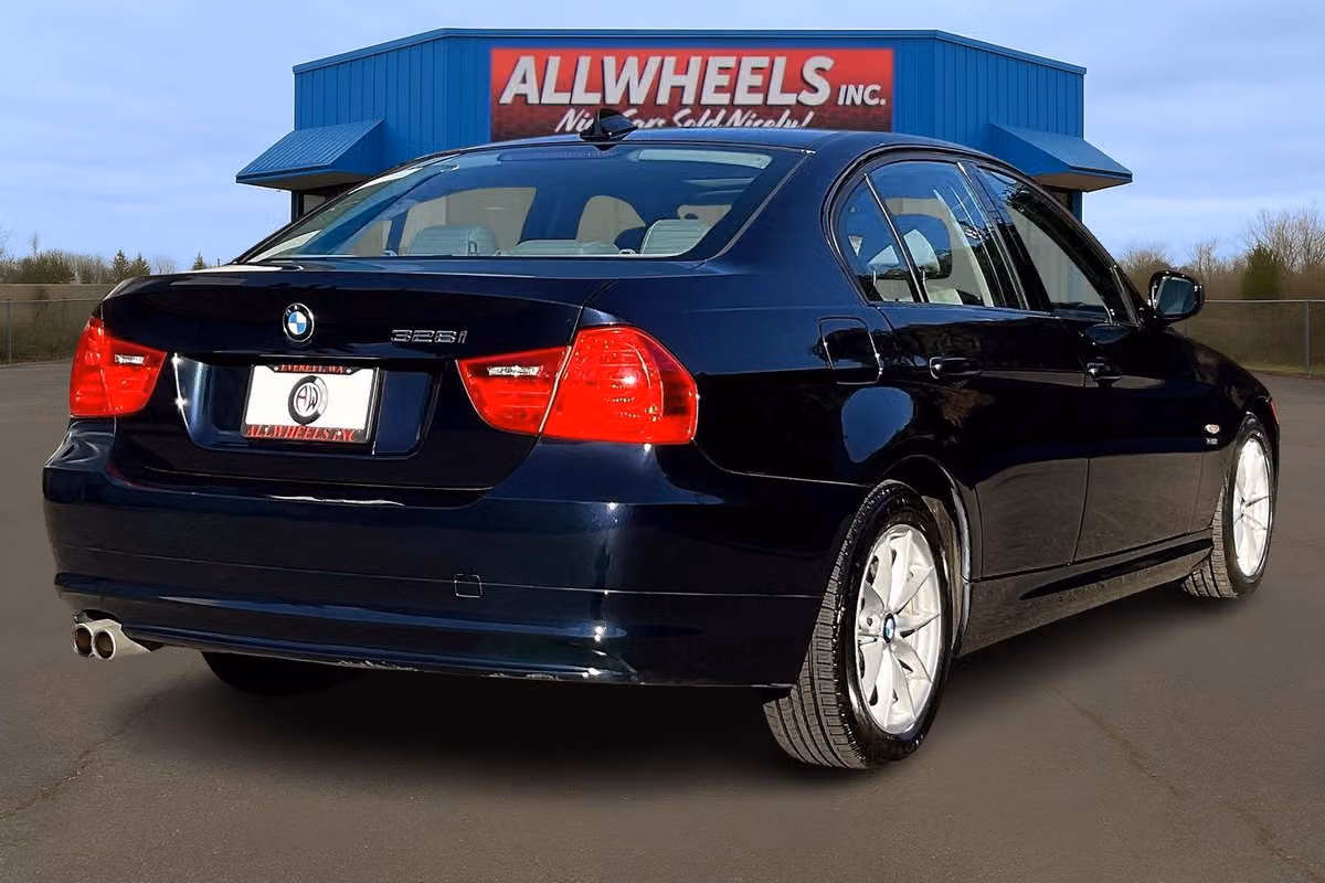 2010 BMW 3 Series 328i xDrive Image 12