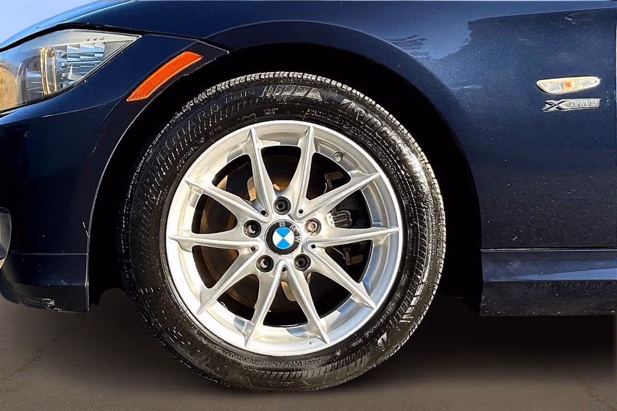 2010 BMW 3 Series 328i xDrive Image 9