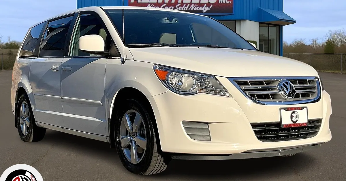 2011 Volkswagen Routan SE Minivan 4D Passenger - All Wheels Group