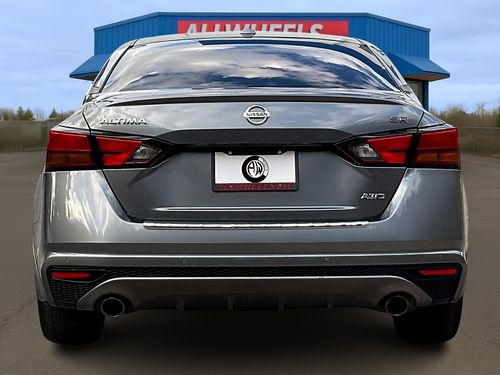 2020 Nissan Altima 2.5 SR Lower Image 2