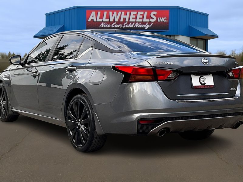 2020 Nissan Altima 2.5 SR Upper Image 2