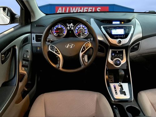 2012 Hyundai ELANTRA GLS Lower Image 3
