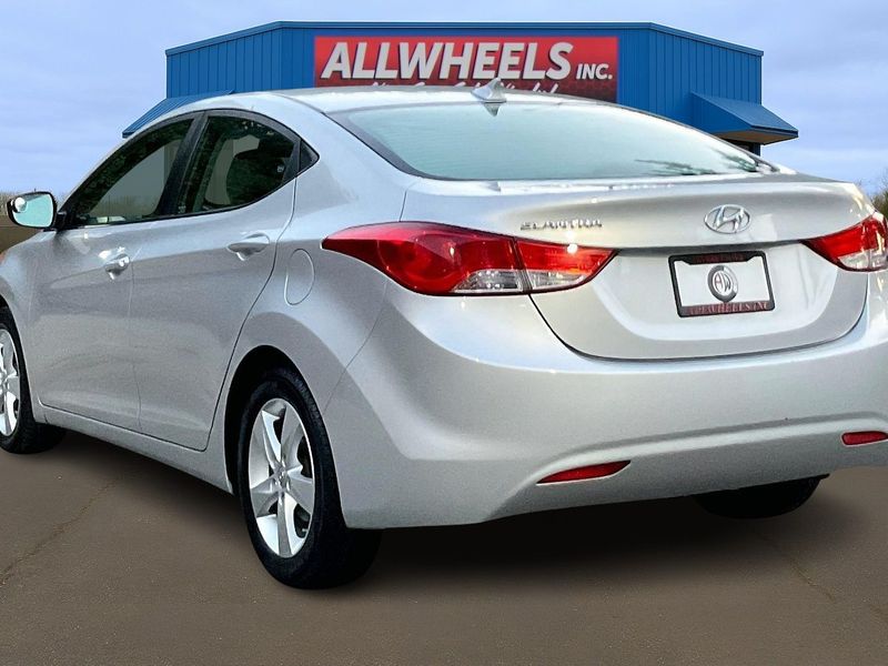 2012 Hyundai ELANTRA GLS Upper Image 2