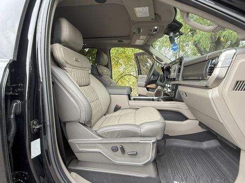 2025 Ford F-450 Super Duty Platinum Crew Cab Lower Image 3