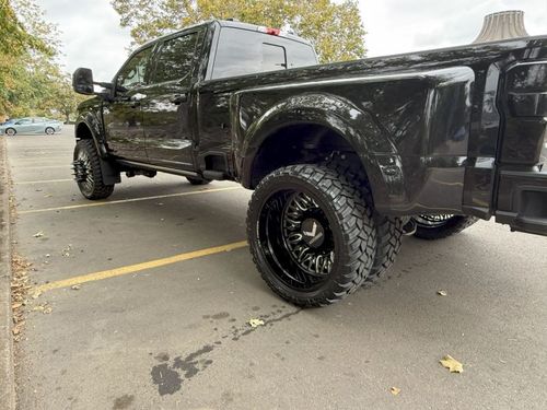 2025 Ford F-450 Super Duty Platinum Crew Cab Lower Image 1