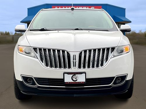 2013 Lincoln MKX Base Lower Image 1