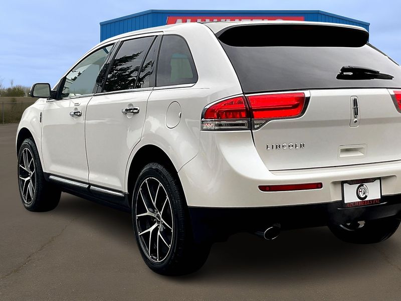 2013 Lincoln MKX Base Upper Image 2