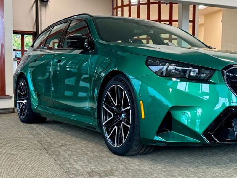 2025 BMW M5 Touring Upper Image 1