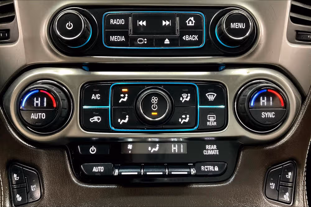 2015 Chevrolet Tahoe LTZ Image 31
