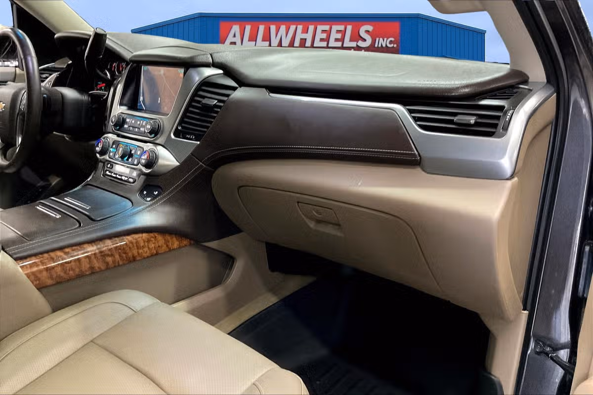 2015 Chevrolet Tahoe LTZ Image 16