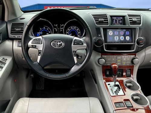 2013 Toyota Highlander Hybrid Limited Lower Image 3