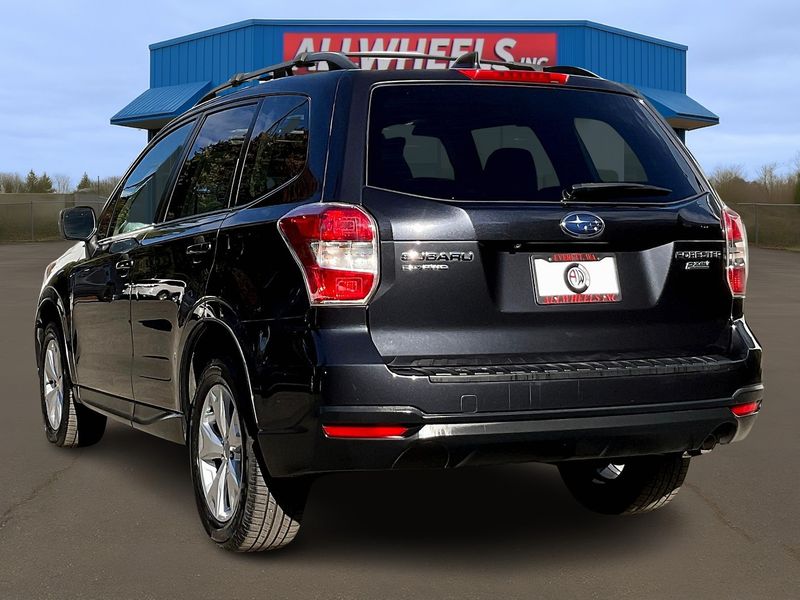 2016 Subaru Forester 2.5i Premium Upper Image 2
