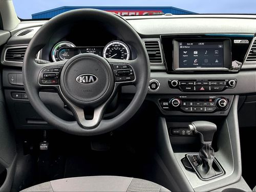 2017 Kia Niro LX Lower Image 3
