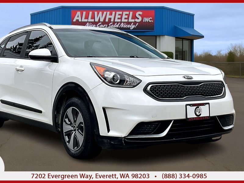 2017 Kia Niro LX Upper Image 1