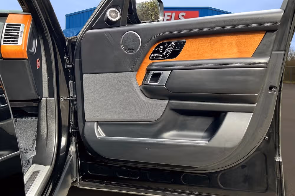 2018 Land Rover Range Rover Autobiography Image 24