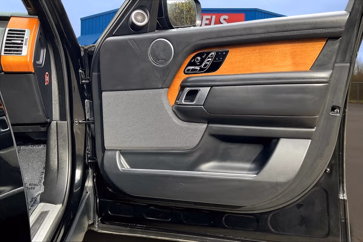 2018 Land Rover Range Rover Autobiography Image 24
